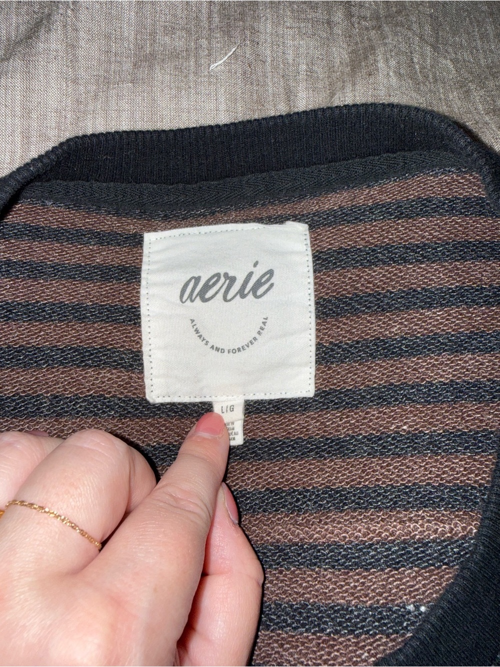 Aerie Classic Crewneck! - Picture 4 of 4
